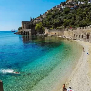 Město Alanya a Dimçay